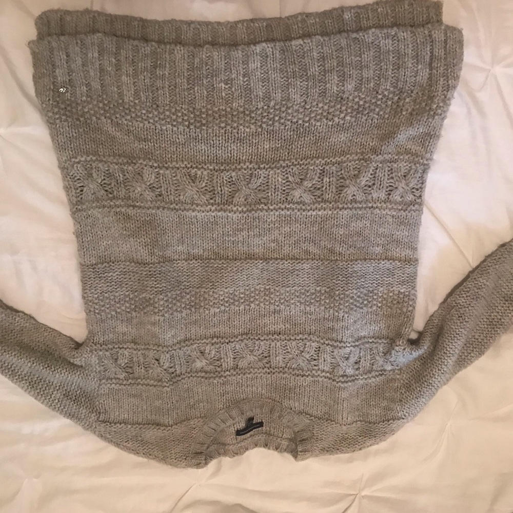 American Eagle sweater